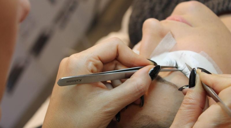 Corso extension ciglia: competenze pratiche e teoriche per diventare lash maker